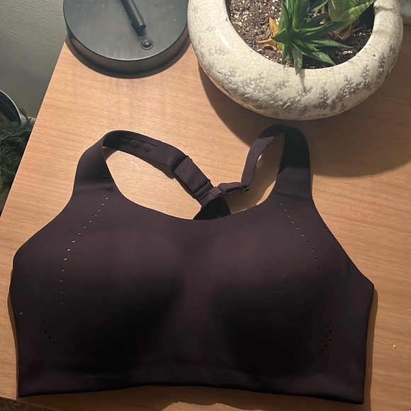 Lululemon 36DD sports bra - Picture 1 of 4